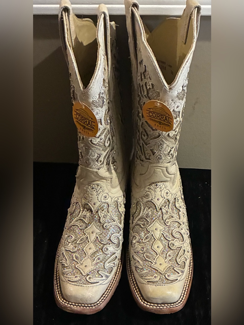 Corral A3397 Women’s 7.5 M White Crystal Glitter Square Toe Wedding Boots